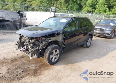2021 Toyota Rav4 Xle z USA, uszkodzony, nr VIN 2T3P1RFV8MW157358